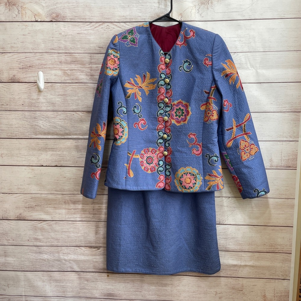 VINTAGE CARLISLE 100% SILK BLAZER AND SKIRT SET IN BLUE